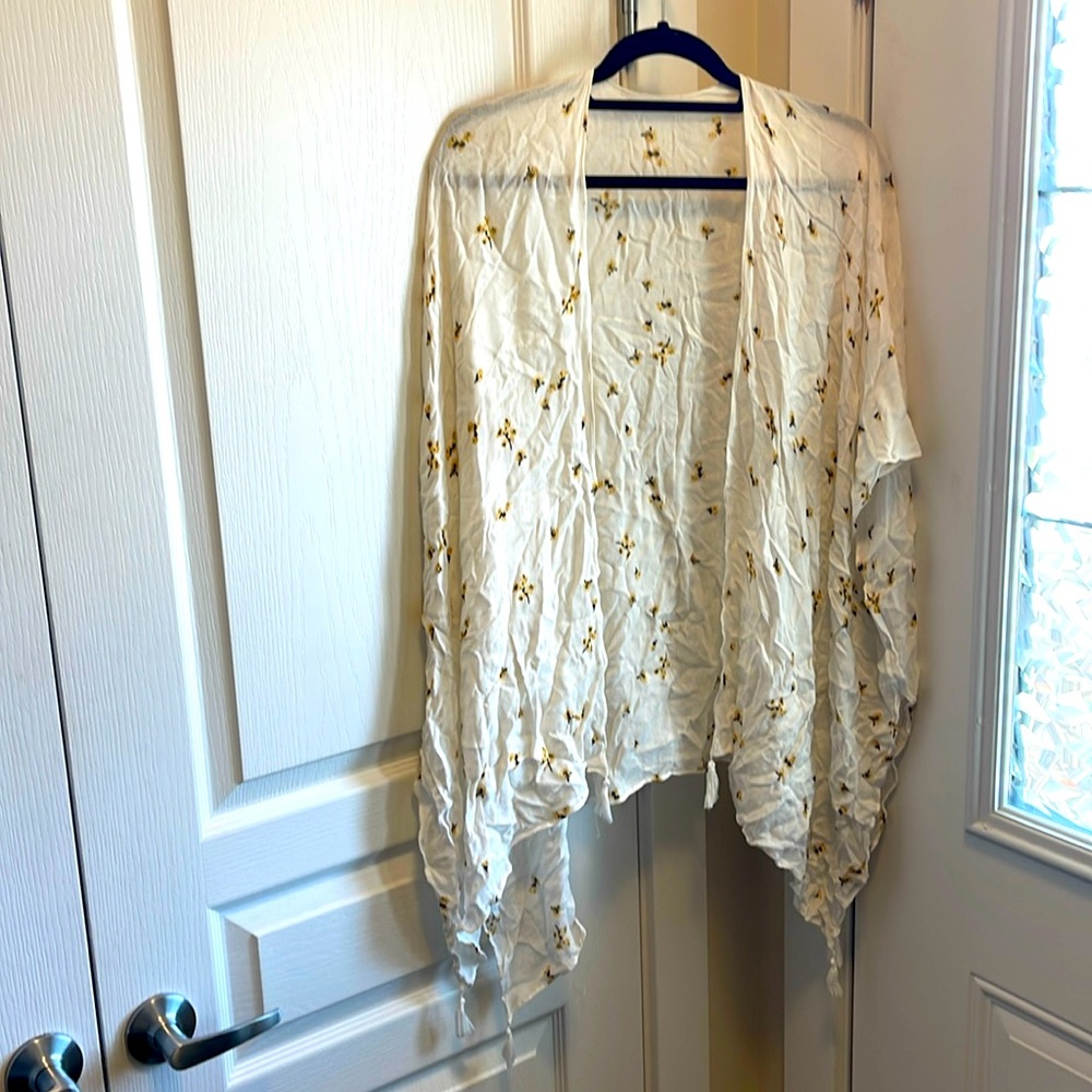 🌸Gentle Fawn oversized open light cardigan with tassels on the corners
